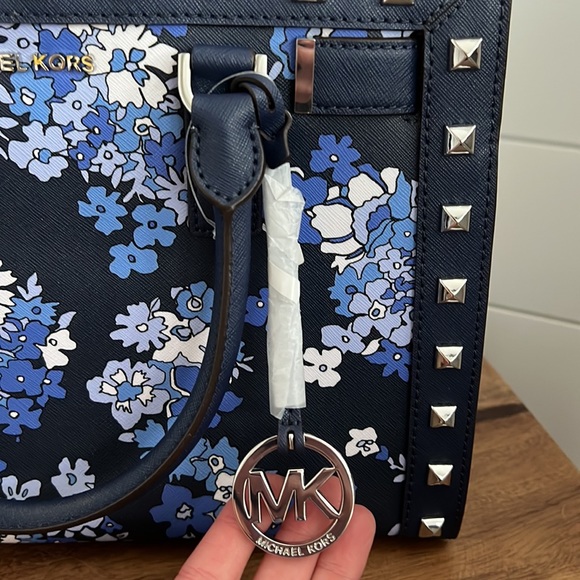 NWT Michael Kors Dillon satchel - Picture 10 of 17